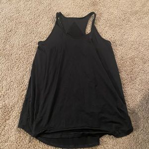 lululemon essential tank. never worn!